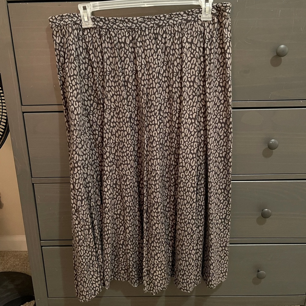 Gray Leopard Print Flowy Midi Skirt